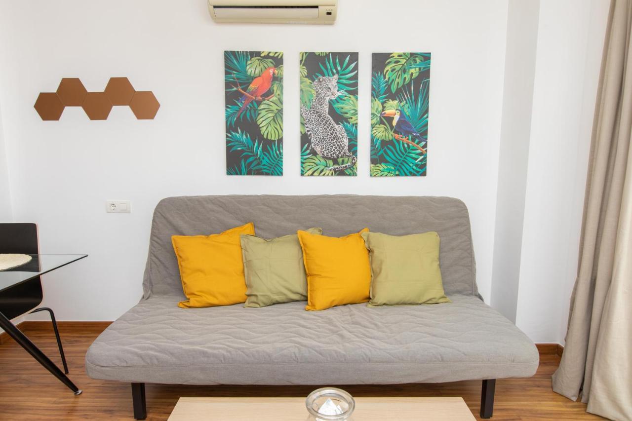 Heaven By The Sea Apartments Малага Екстериор снимка