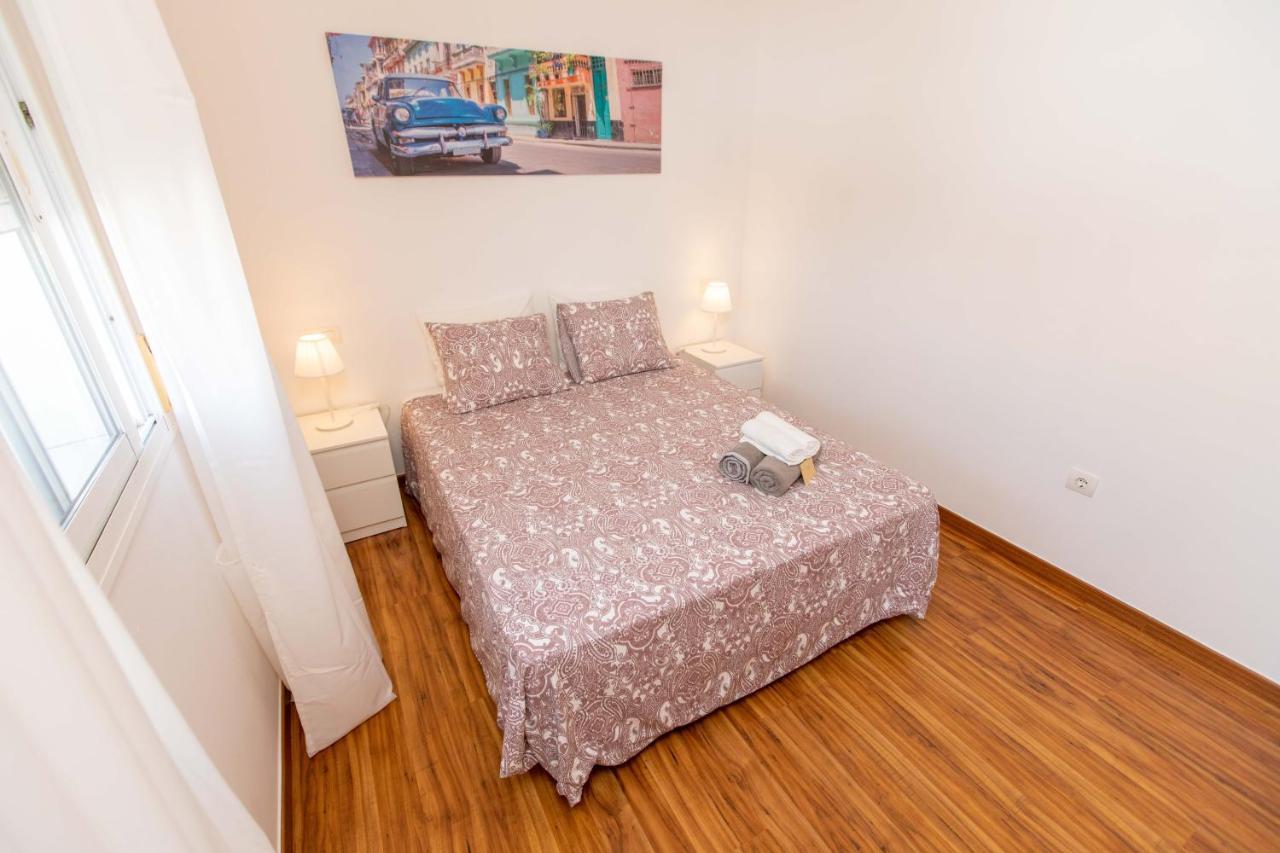 Heaven By The Sea Apartments Малага Екстериор снимка